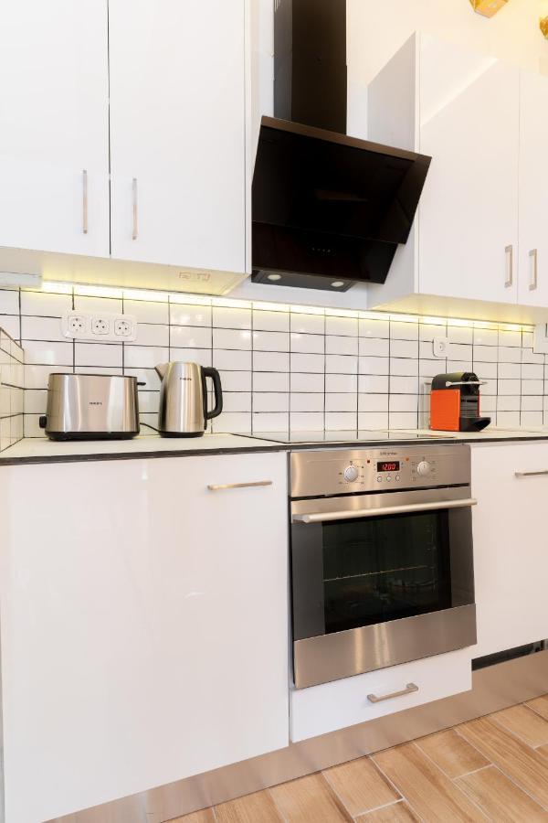 Modern Apartment, Short Walk To Acropolis Sites Athen Eksteriør bilde